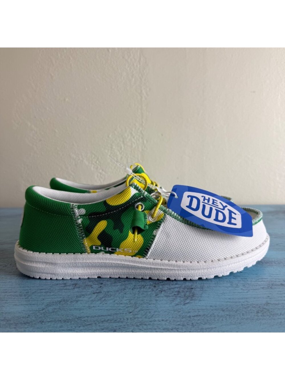 Hey Dude Wally Oregon Ducks Mens Shoes White/Green/Yellow Slip-On Sz 9 NWT